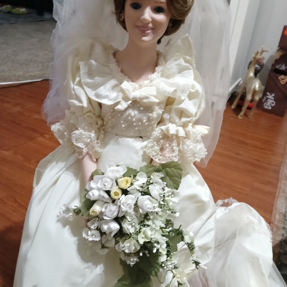 Princess Diana doll - Picture 14 of 14